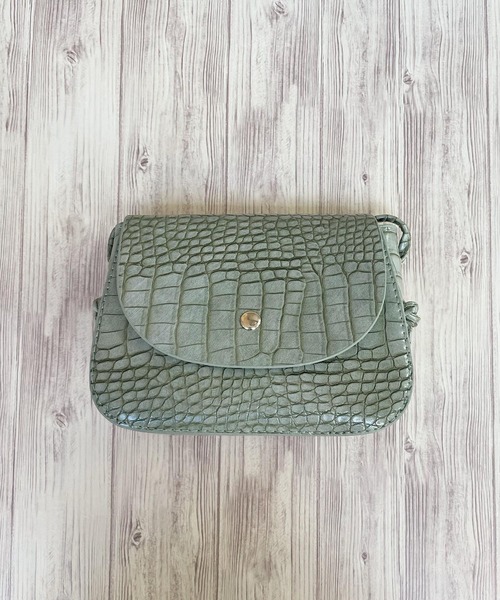 VIBGYOR Women(ヴィブジョー ウィメン)の「【urbanfemine.】ミニフラップショルダーBAG(ショルダーバッグ・レディース・ホワイト/ブラック/ベージュ/グリーン/パープル/イエロー/キャメル/ボルドー・FREE)」の14枚目の写真