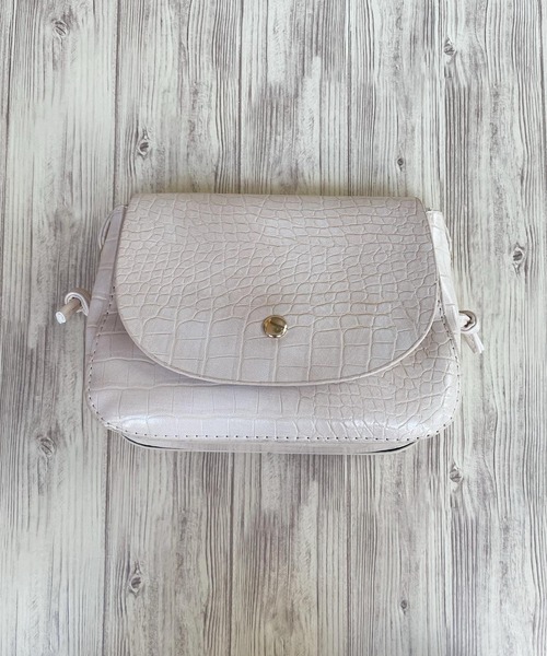 VIBGYOR Women(ヴィブジョー ウィメン)の「【urbanfemine.】ミニフラップショルダーBAG(ショルダーバッグ・レディース・ホワイト/ブラック/ベージュ/グリーン/パープル/イエロー/キャメル/ボルドー・FREE)」の15枚目の写真