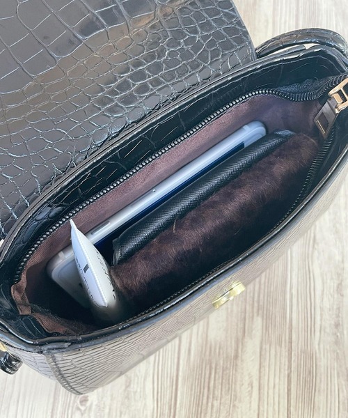 VIBGYOR Women(ヴィブジョー ウィメン)の「【urbanfemine.】ミニフラップショルダーBAG(ショルダーバッグ・レディース・ホワイト/ブラック/ベージュ/グリーン/パープル/イエロー/キャメル/ボルドー・FREE)」の18枚目の写真