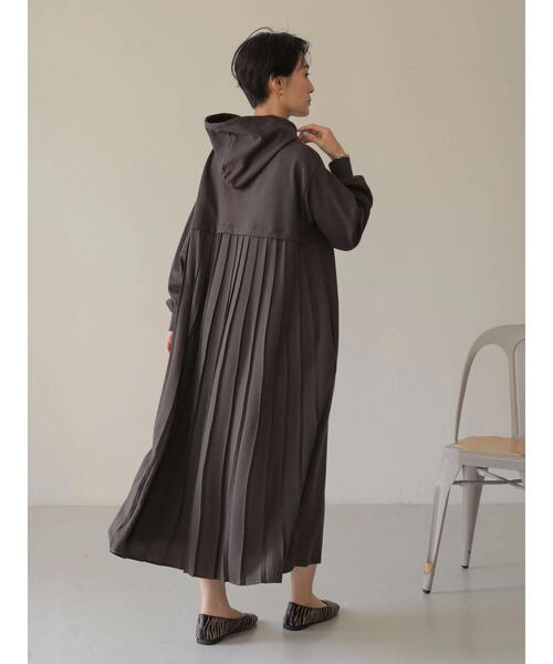 AMERICAN HOLIC（アメリカンホリック）の「プリーツドッキングミニ裏毛ワンピース（ワンピース・レディース・ネイビー/チャコールグレー・M/L）」の22枚目の写真