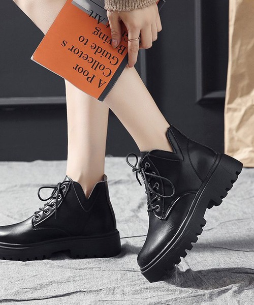 Lace Ladies（レースレディース）の「厚底レースアップショートブーツ（ブーツ・レディース・ブラック/ベージュ・23/24/22.5/24.5/23.5）」の2枚目の写真