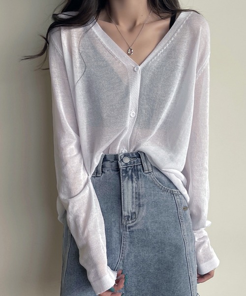 LUGG NAGG（ラグナグ）の「薄手ニット シアーカーディガン Vネック ボタン留め 羽織り Vネックシアーカーディガン（カーディガン/ボレロ・レディース・グレー/マスタード/パープル/ホワイト/ピンク/モスグリーン/ブラック/ブルー/バイオレット/オレンジ・ONE SIZE）」の2枚目の写真