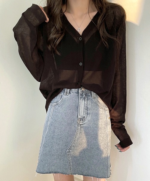 LUGG NAGG（ラグナグ）の「薄手ニット シアーカーディガン Vネック ボタン留め 羽織り Vネックシアーカーディガン（カーディガン/ボレロ・レディース・グレー/マスタード/パープル/ホワイト/ピンク/モスグリーン/ブラック/ブルー/バイオレット/オレンジ・ONE SIZE）」の3枚目の写真