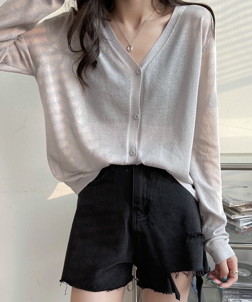 LUGG NAGG（ラグナグ）の「薄手ニット シアーカーディガン Vネック ボタン留め 羽織り Vネックシアーカーディガン（カーディガン/ボレロ・レディース・グレー/マスタード/パープル/ホワイト/ピンク/モスグリーン/ブラック/ブルー/バイオレット/オレンジ・ONE SIZE）」の11枚目の写真