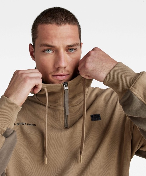 G-STAR（ジースター）の「HALF ZIP LOOSE HOODED SWEATER/パーカー/オーバーサイズ（パーカー・メンズ・ライトグレー/ブラウン系その他・LARGE/SMALL/MEDIUM/X-LARGE/X-SMALL）」の9枚目の写真