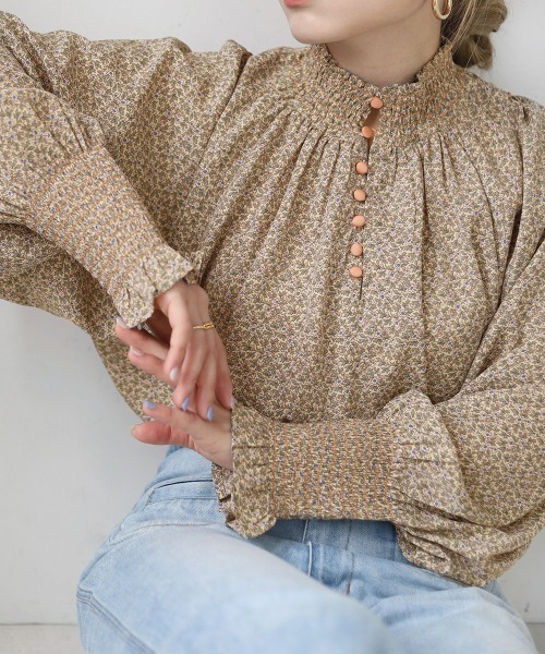 Bab（バブ）の「前後2WAY花柄シャーリングブラウス（シャツ/ブラウス・レディース・ライトブルー/ブラック/ベージュ・M）」の8枚目の写真