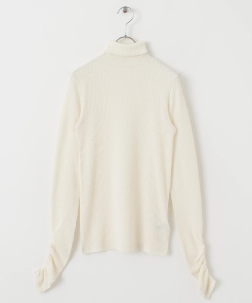 URBAN RESEARCH（アーバンリサーチ）の「『Gina 2022Spring掲載』シャーリングスリーブタートルネックカットソー（Tシャツ/カットソー・レディース・オフホワイト/イエロー/オレンジ・FREE）」の12枚目の写真