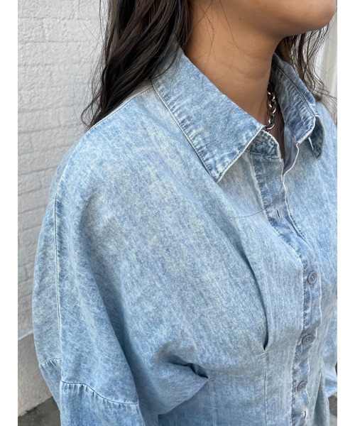 EGOIST（エゴイスト）の「ウエストタックデザインデニムシャツ（シャツ/ブラウス・レディース・サックスブルー・FREE）」の6枚目の写真