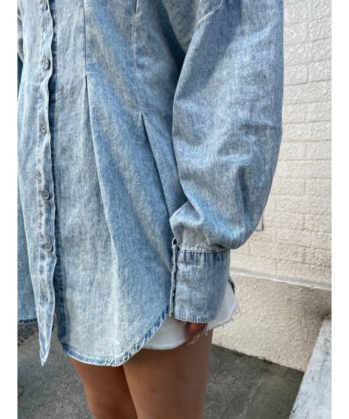 EGOIST（エゴイスト）の「ウエストタックデザインデニムシャツ（シャツ/ブラウス・レディース・サックスブルー・FREE）」の7枚目の写真