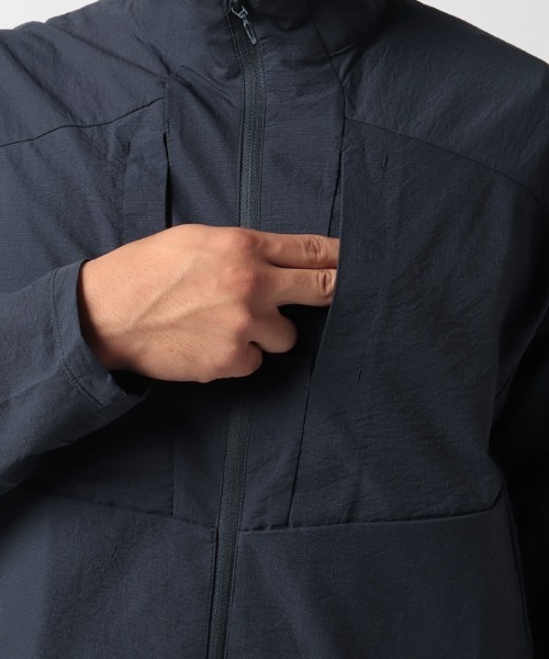 DESCENTE(デサント)の「【デサントアスレチック】ドッドエアースタンドカラージャケット / DOTAIR STAND COLLAR JACKET ストレッチ 高通気 ランニング トレーニング(その他トップス・メンズ・ホワイト/ネイビー/カーキ・SMALL/MEDIUM/LARGE/X-LARGE)」の12枚目の写真