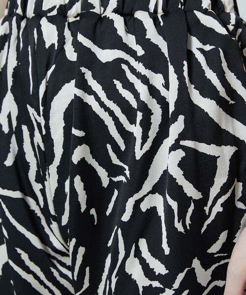 PUBLUX(パブリュクス)の「【PUBLUX/パブリュクス】 アニマル柄プリントパンツ(その他パンツ・レディース・オレンジ系その他/ゼブラ・フリ-)」の17枚目の写真