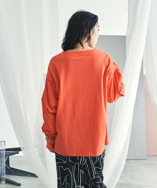VACANCY(ヴァカンシー)の「2WAYスリーブTシャツ(Tシャツ/カットソー・レディース・オレンジ/ブルー/ホワイト/ブラック・FREE)」の21枚目の写真