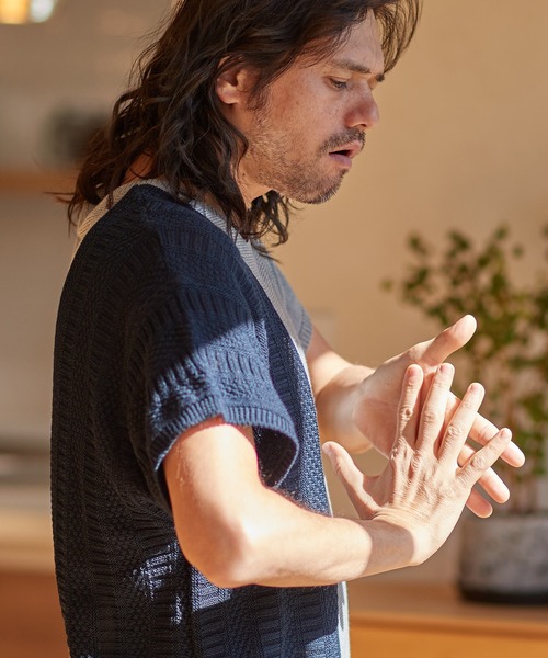 CAMBIO（カンビオ）の「mn2543-編地切替ニットT（ニット/セーター・メンズ・グレー/ホワイト/ブラック/ネイビー・L/S/M）」の6枚目の写真