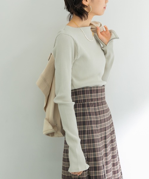 URBAN RESEARCH(アーバンリサーチ)の「袖スリットボートネックカットソー(Tシャツ/カットソー・レディース・イエロー/モカ/オフホワイト/ライトグレー・FREE)」の3枚目の写真