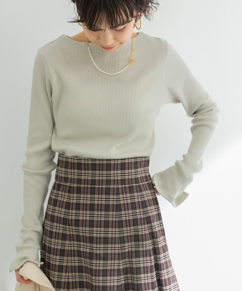 URBAN RESEARCH(アーバンリサーチ)の「袖スリットボートネックカットソー(Tシャツ/カットソー・レディース・イエロー/モカ/オフホワイト/ライトグレー・FREE)」の21枚目の写真