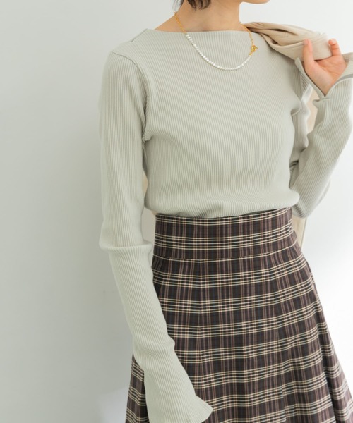 URBAN RESEARCH(アーバンリサーチ)の「袖スリットボートネックカットソー(Tシャツ/カットソー・レディース・イエロー/モカ/オフホワイト/ライトグレー・FREE)」の22枚目の写真