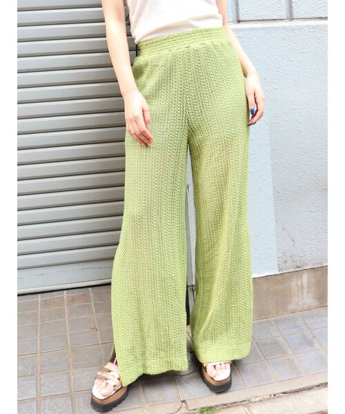 MURUA（ムルーア）の「メッシュスリットパンツ【セットアップ着用可】（スウェットパンツ・レディース・ブラック/グリーン/アイボリー・FREE）」の3枚目の写真