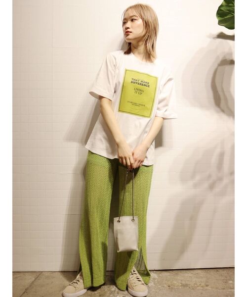 MURUA（ムルーア）の「メッシュスリットパンツ【セットアップ着用可】（スウェットパンツ・レディース・ブラック/グリーン/アイボリー・FREE）」の6枚目の写真