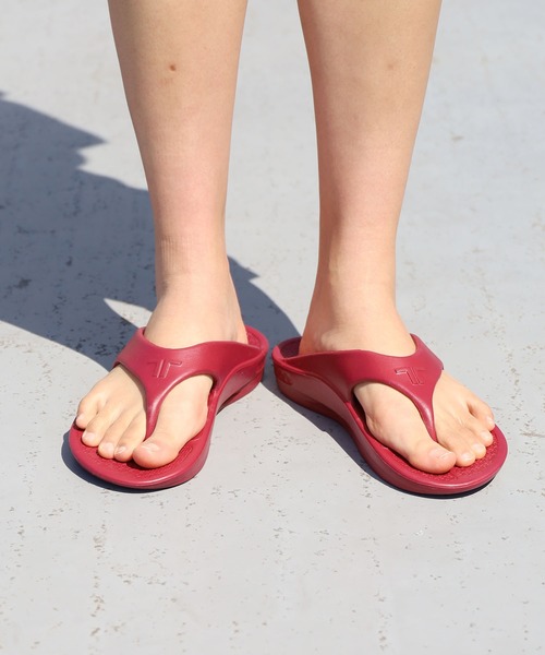 TELIC(テリック)の「TELIC/テリック ENERGY FLIP FLOP サンダル リカバリーサンダル(サンダル・メンズ・ブルー/ピンク/オレンジ系その他/ブラック/ダークブラウン/ブルー系その他/オレンジ系その他2/ベージュ/レッド系その他/ブラック×シルバー/ホワイト/グレー/ライム/マルチ/レッド系その他2/スモークグレー/ダークネイビー/ミント/オレンジ/ブラウン/ターコイズブルー/アイボリー/キャメル/ライトグリーン・S/XL/ML/M/L/XS)」の20枚目の写真