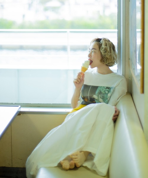 Kastane(カスタネ)の「【Yuri Hanamoriコラボ】フォトTEE(Tシャツ/カットソー・レディース・イエロー/オフホワイト・FREE)」の3枚目の写真