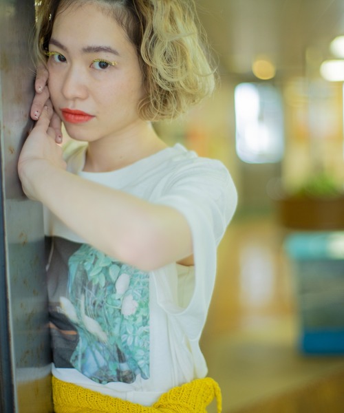 Kastane(カスタネ)の「【Yuri Hanamoriコラボ】フォトTEE(Tシャツ/カットソー・レディース・イエロー/オフホワイト・FREE)」の4枚目の写真