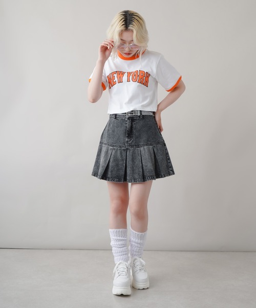 SPINNS（スピンズ）の「デニムボックスプリーツミニスカート（デニムスカート・レディース・ブルー/ブラック・ONESIZE）」の3枚目の写真