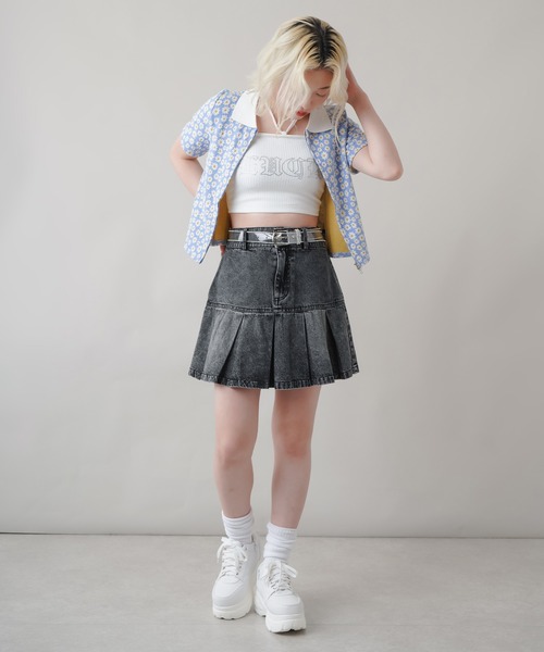 SPINNS（スピンズ）の「デニムボックスプリーツミニスカート（デニムスカート・レディース・ブルー/ブラック・ONESIZE）」の5枚目の写真