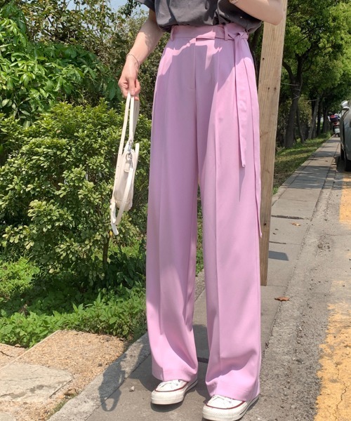 by muni:r（バイ ムニール）の「ピンタックストラップワイドスラックス（スラックス・レディース・アイボリー/ブラック/グリーン系その他/ネイビー/ピンク・SMALL/MEDIUM）」の10枚目の写真