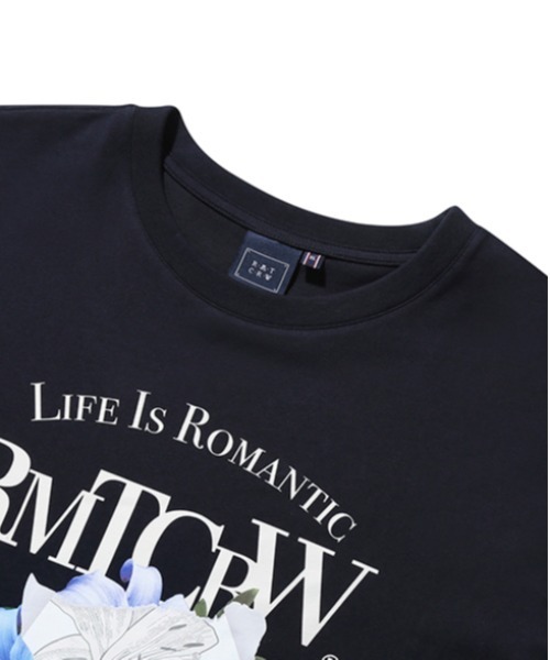 ROMANTIC CROWN(ロマンティッククラウン)の「【ROMANTIC CROWN】PASTEL LILY TEE / ロマンティッククラウン パステル リリー フラワー グラフィック Tシャツ(Tシャツ/カットソー・メンズ・ネイビー/ライトグレー/ライトイエロー・SMALL/X-LARGE/LARGE/MEDIUM)」の5枚目の写真