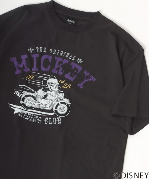 Disney(ディズニー)の「Disney/ディズニー ミッキーマウス ビッグシルエット カレッジロゴ Tシャツ(Tシャツ/カットソー・メンズ・ホワイト系その他/ホワイト系その他3/イエロー/ホワイト系その他2/パープル/ブラック系その他/スミクロ/ホワイト・L/M)」の5枚目の写真