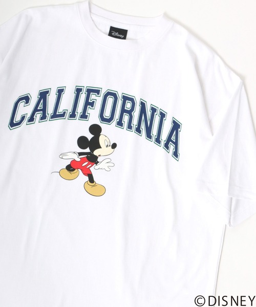 Disney(ディズニー)の「Disney/ディズニー ミッキーマウス ビッグシルエット カレッジロゴ Tシャツ(Tシャツ/カットソー・メンズ・ホワイト系その他/ホワイト系その他3/イエロー/ホワイト系その他2/パープル/ブラック系その他/スミクロ/ホワイト・L/M)」の2枚目の写真