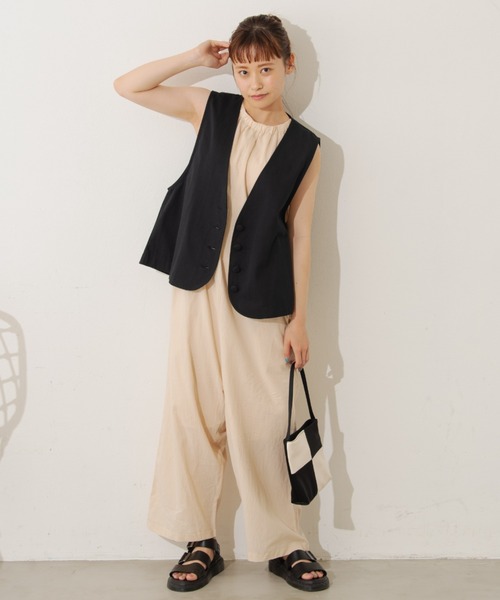 MERLOT（メルロー）の「ノースリギャザーロンパース（つなぎ/オールインワン・レディース・ブラック/グリーン/ナチュラル・SMALL/FREE）」の7枚目の写真