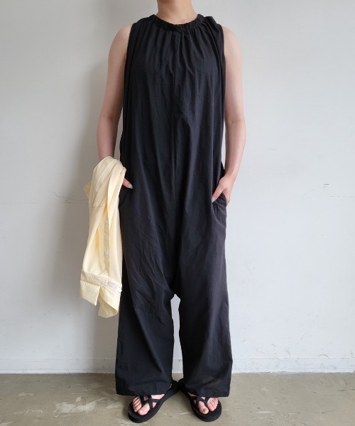 MERLOT（メルロー）の「ノースリギャザーロンパース（つなぎ/オールインワン・レディース・ブラック/グリーン/ナチュラル・SMALL/FREE）」の6枚目の写真