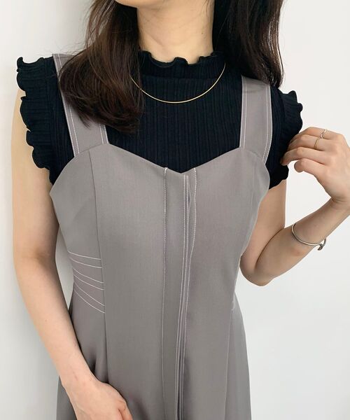 MAJESTIC LEGON(マジェスティックレゴン)の「レディメロウノースリトップス(Tシャツ/カットソー・レディース・ブラック/オフホワイト/ブルー/グレイッシュベージュ・MEDIUM)」の19枚目の写真