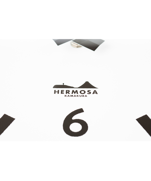 journal standard Furniture (ジャーナルスタンダードファニチャー)の「★HK スクエアクロック 壁掛け 時計(掛け時計・レディース・チャコールグレー・FREE)」の4枚目の写真