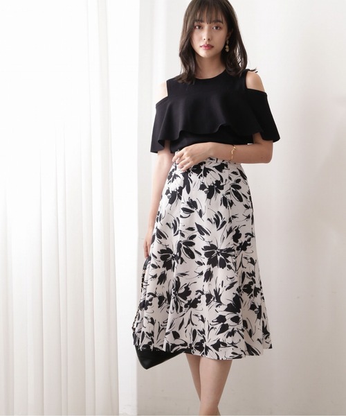 PROPORTION BODY DRESSING(プロポーションボディドレッシング)の「サマーフラワーフレアスカート / 1212220708(スカート・レディース・ホワイト系その他/ブラック/グリーン・SMALL/MEDIUM)」の4枚目の写真