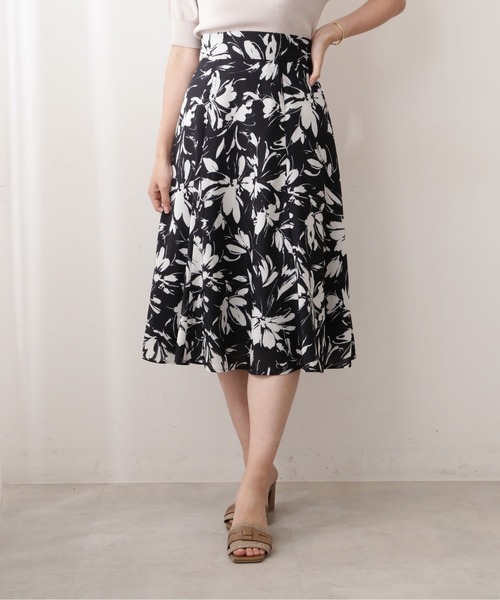 PROPORTION BODY DRESSING(プロポーションボディドレッシング)の「サマーフラワーフレアスカート / 1212220708(スカート・レディース・ホワイト系その他/ブラック/グリーン・SMALL/MEDIUM)」の10枚目の写真