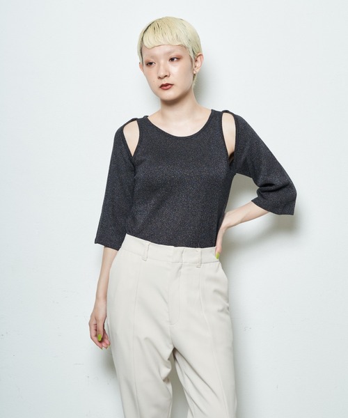 Solace（ソレイス）の「ショルダーカットオープンニットトップス（ニット/セーター・レディース・ブラック/ブルー/ナチュラル・FREE）」の9枚目の写真