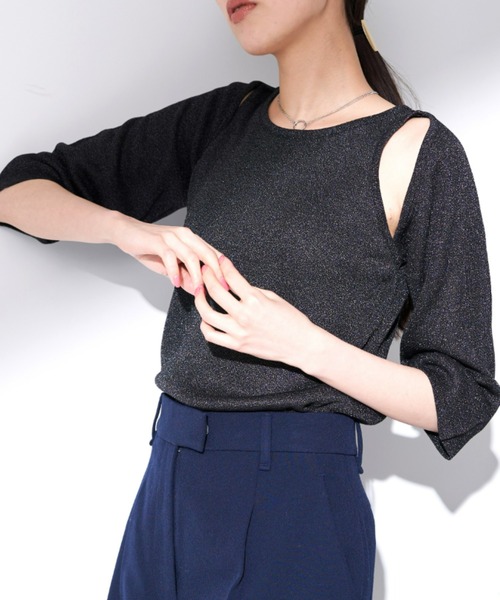 Solace（ソレイス）の「ショルダーカットオープンニットトップス（ニット/セーター・レディース・ブラック/ブルー/ナチュラル・FREE）」の6枚目の写真