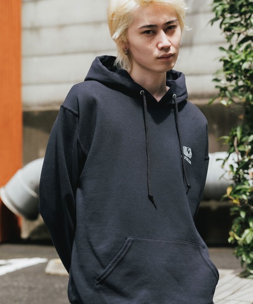 FRUIT OF THE LOOM（フルーツオブザルーム）の「FRUIT OF THE LOOM/フルーツオブザルーム FTL×ROOP TOKYO 別注 グラフィックパーカー フーディ（パーカー・レディース・ブラック×ホワイト/グレー/ホワイト×ブラック・L/XL/S/M）」の6枚目の写真