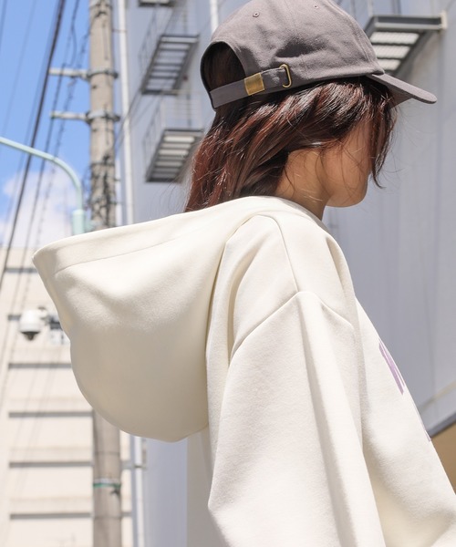 Honeys（ハニーズ）の「ゆるロゴパーカー（パーカー・レディース・杢グレー/スミクロ/イエロー×グリーン/アイボリー/ブルー・S/L/M）」の18枚目の写真