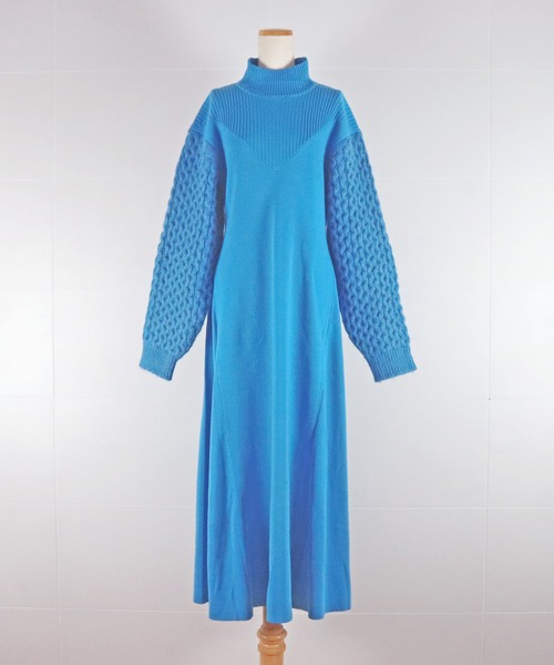 AULA AILA(アウラアイラ)の「フレアニットワンピース(ワンピース・レディース・ブラック/グレー/ブルー・0)」の7枚目の写真