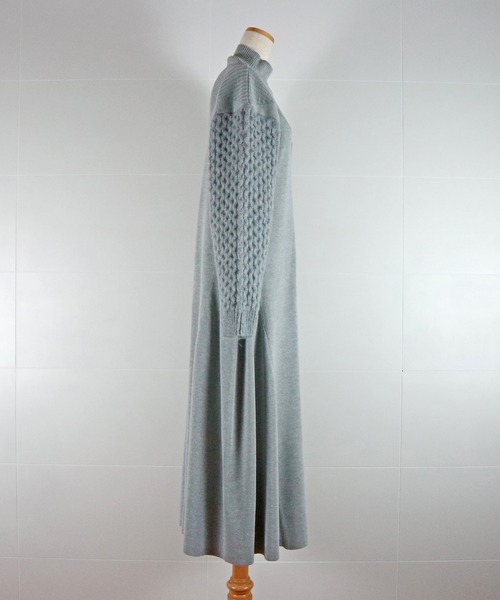 AULA AILA(アウラアイラ)の「フレアニットワンピース(ワンピース・レディース・ブラック/グレー/ブルー・0)」の14枚目の写真