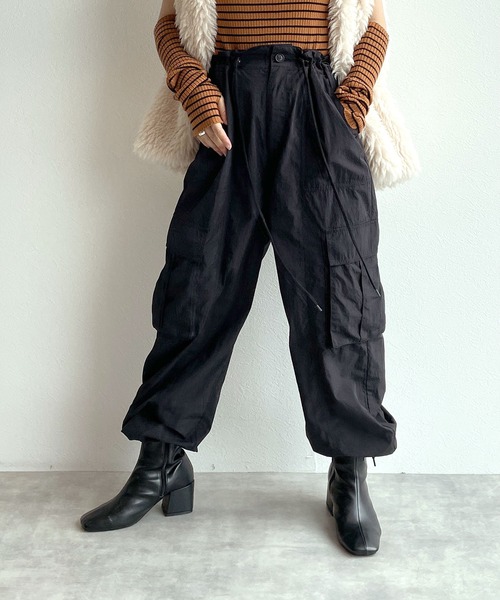 w closet（ダブルクローゼット）の「裾リボンナイロンカーゴパンツ（カーゴパンツ・レディース・ラベンダー/カーキ/ブラック・FREE）」の21枚目の写真