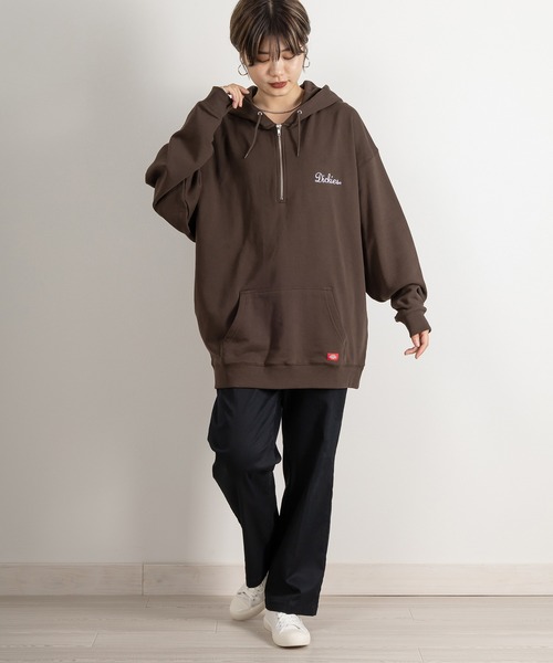 Dickies(ディッキーズ)の「【DICKIES/ディッキーズ】ワンポイント刺繍ハーフジップフーディ/パーカー/ビッグシルエット(パーカー・メンズ・ブラック/グレー/ブラウン/ベージュ/グリーン/イエロー/ブルー・M/L/XL)」の19枚目の写真