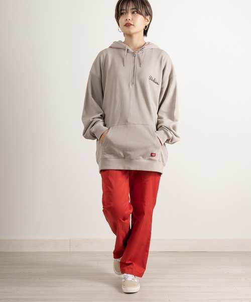 Dickies(ディッキーズ)の「【DICKIES/ディッキーズ】ワンポイント刺繍ハーフジップフーディ/パーカー/ビッグシルエット(パーカー・メンズ・ブラック/グレー/ブラウン/ベージュ/グリーン/イエロー/ブルー・M/L/XL)」の21枚目の写真