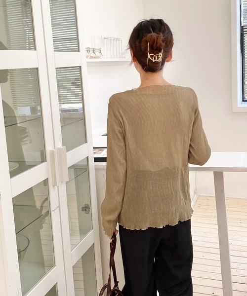 AsRiRe(アスリレイ)の「【AsRiRe】長袖インナー付きメロープリーツトップス 2点セット(Tシャツ/カットソー・レディース・ベージュ/カーキ・M)」の4枚目の写真