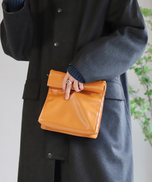 DEVICE（デバイス）の「~ cafe holic ~ 2way ロール ショルダーバッグ ハンドバッグ【Mr.SZK ×DEVICE コラボ】（ハンドバッグ・メンズ・キャメル/ブラック・FREE）」の14枚目の写真