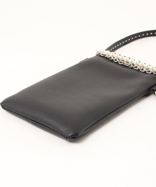 DONOBAN（ドノバン）の「【尾﨑 美紀×Donobanコラボ】パールドキュメントケース（ボディバッグ/ウエストポーチ・レディース・ブラック・ONESIZE）」の6枚目の写真