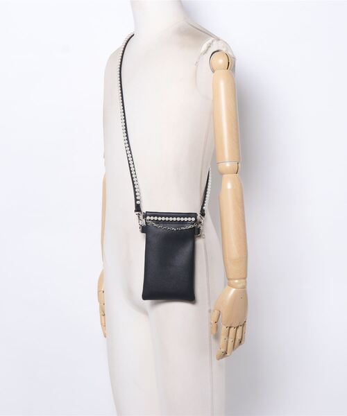 DONOBAN（ドノバン）の「【尾﨑 美紀×Donobanコラボ】パールドキュメントケース（ボディバッグ/ウエストポーチ・レディース・ブラック・ONESIZE）」の14枚目の写真